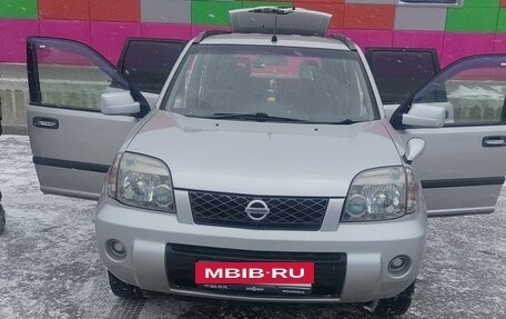 Nissan X-Trail, 2004 год, 800 000 рублей, 12 фотография