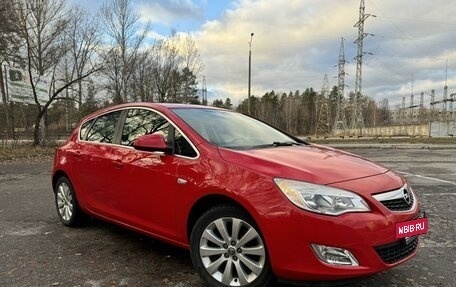 Opel Astra J, 2012 год, 890 000 рублей, 2 фотография