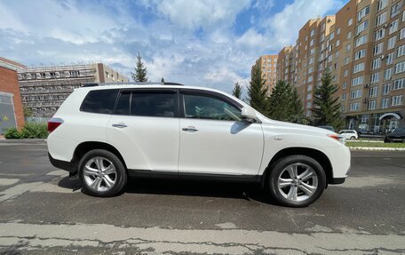 Toyota Highlander III, 2011 год, 2 790 000 рублей, 4 фотография