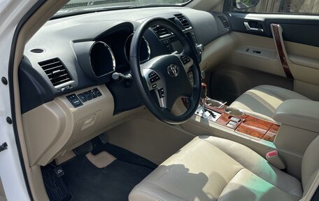 Toyota Highlander III, 2011 год, 2 790 000 рублей, 11 фотография