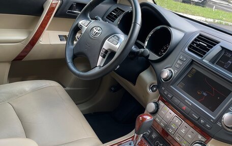 Toyota Highlander III, 2011 год, 2 790 000 рублей, 12 фотография