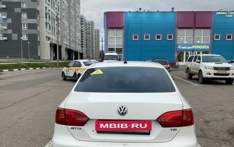 Volkswagen Jetta VI, 2013 год, 940 000 рублей, 4 фотография