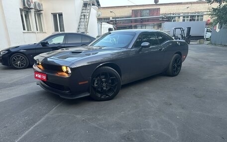 Dodge Challenger III рестайлинг 2, 2019 год, 3 950 000 рублей, 1 фотография