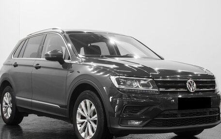 Volkswagen Tiguan II, 2018 год, 2 409 000 рублей, 3 фотография