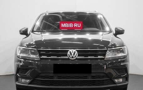 Volkswagen Tiguan II, 2018 год, 2 409 000 рублей, 19 фотография