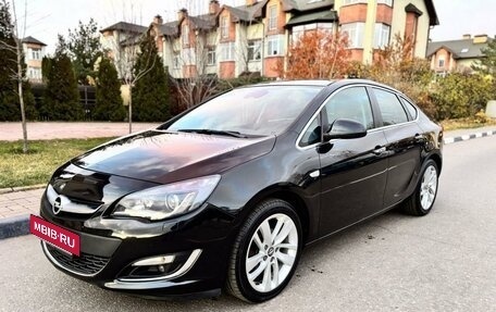 Opel Astra J, 2012 год, 1 100 000 рублей, 4 фотография