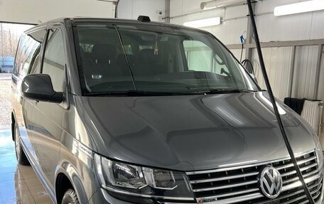 Volkswagen Caravelle T6 рестайлинг, 2020 год, 5 500 000 рублей, 3 фотография