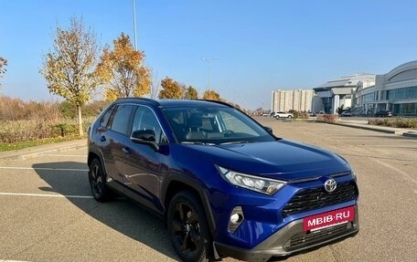 Toyota RAV4, 2021 год, 3 800 000 рублей, 4 фотография