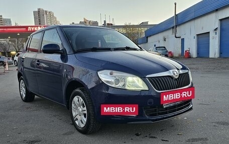 Skoda Fabia II, 2013 год, 830 000 рублей, 2 фотография