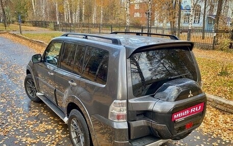 Mitsubishi Pajero IV, 2017 год, 3 490 000 рублей, 9 фотография