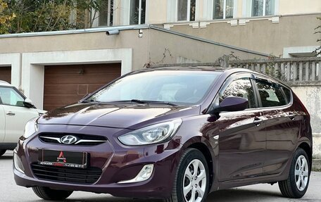 Hyundai Solaris II рестайлинг, 2011 год, 1 097 000 рублей, 26 фотография