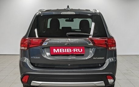 Mitsubishi Outlander III рестайлинг 3, 2017 год, 2 050 000 рублей, 6 фотография