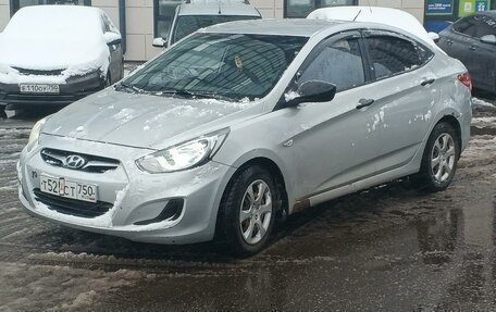 Hyundai Solaris II рестайлинг, 2012 год, 750 000 рублей, 2 фотография