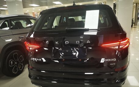 Skoda Kodiaq I, 2023 год, 5 050 000 рублей, 21 фотография