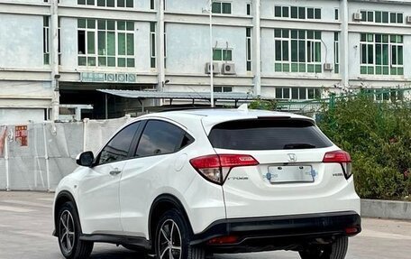 Honda Vezel, 2020 год, 1 820 000 рублей, 4 фотография