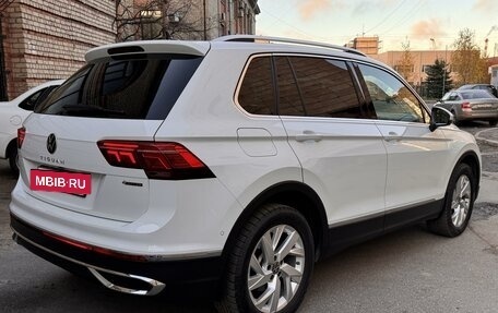 Volkswagen Tiguan II, 2021 год, 4 300 000 рублей, 3 фотография