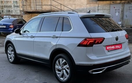 Volkswagen Tiguan II, 2021 год, 4 300 000 рублей, 2 фотография