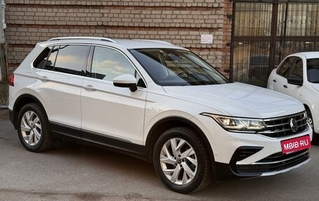 Volkswagen Tiguan II, 2021 год, 4 300 000 рублей, 4 фотография