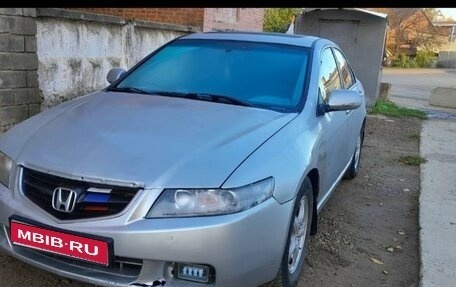 Honda Accord VII рестайлинг, 2004 год, 700 000 рублей, 1 фотография