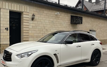 Infiniti QX70, 2014 год, 250 000 рублей, 3 фотография