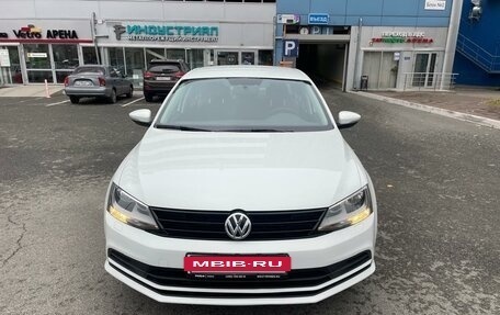 Volkswagen Jetta VI, 2017 год, 1 549 000 рублей, 2 фотография