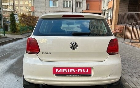 Volkswagen Polo VI (EU Market), 2011 год, 800 000 рублей, 2 фотография