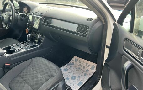 Volkswagen Touareg III, 2011 год, 2 299 000 рублей, 12 фотография