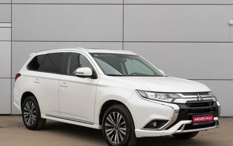 Mitsubishi Outlander III рестайлинг 3, 2022 год, 3 299 000 рублей, 1 фотография