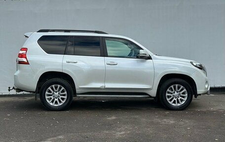 Toyota Land Cruiser Prado 150 рестайлинг 2, 2017 год, 4 520 000 рублей, 4 фотография