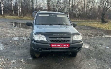 Chevrolet Niva I рестайлинг, 2011 год, 515 000 рублей, 2 фотография