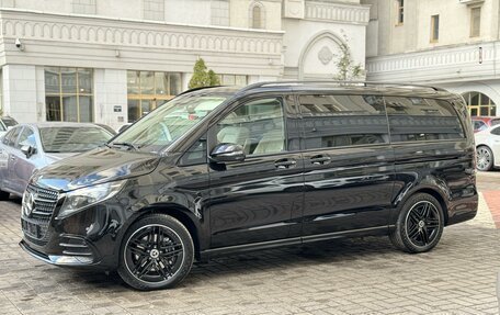 Mercedes-Benz V-Класс, 2024 год, 18 200 000 рублей, 12 фотография