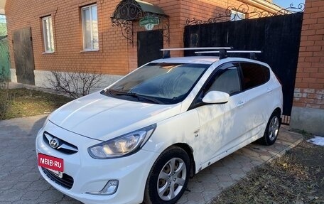 Hyundai Solaris II рестайлинг, 2011 год, 830 000 рублей, 3 фотография