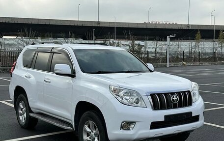 Toyota Land Cruiser Prado 150 рестайлинг 2, 2011 год, 3 510 000 рублей, 3 фотография