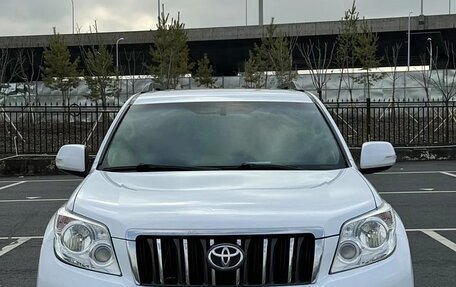 Toyota Land Cruiser Prado 150 рестайлинг 2, 2011 год, 3 510 000 рублей, 5 фотография