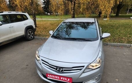 Hyundai Solaris II рестайлинг, 2015 год, 1 150 000 рублей, 2 фотография