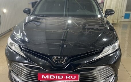 Toyota Camry, 2018 год, 3 200 000 рублей, 2 фотография