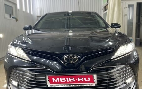 Toyota Camry, 2018 год, 3 200 000 рублей, 9 фотография