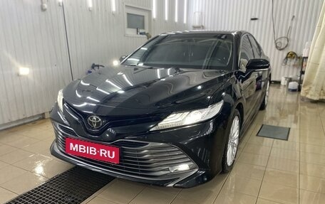 Toyota Camry, 2018 год, 3 200 000 рублей, 10 фотография