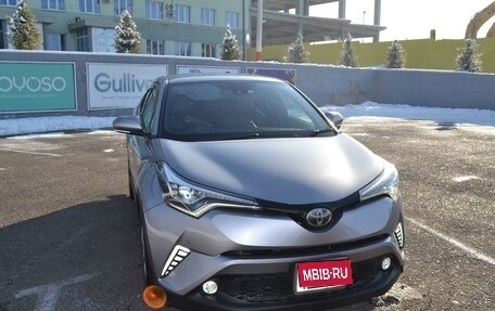 Toyota C-HR I рестайлинг, 2017 год, 2 300 000 рублей, 3 фотография