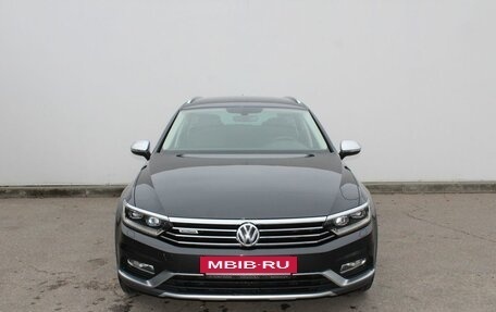 Volkswagen Passat B8 рестайлинг, 2018 год, 3 370 000 рублей, 2 фотография