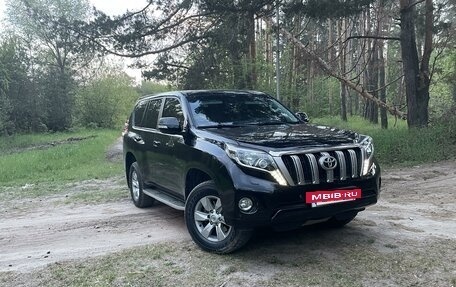 Toyota Land Cruiser Prado 150 рестайлинг 2, 2014 год, 3 700 000 рублей, 2 фотография