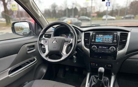 Mitsubishi L200 IV рестайлинг, 2017 год, 2 199 000 рублей, 11 фотография