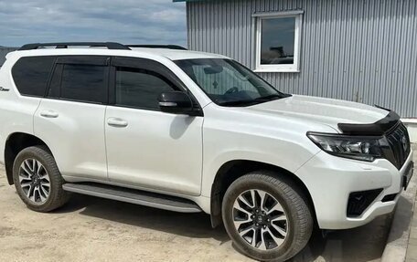 Toyota Land Cruiser Prado 150 рестайлинг 2, 2021 год, 8 100 000 рублей, 3 фотография