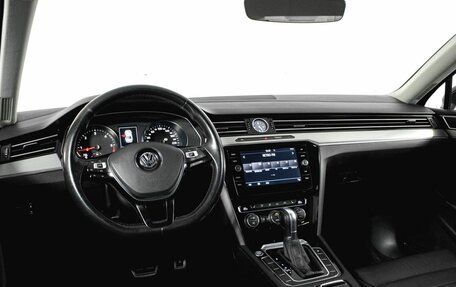 Volkswagen Passat B8 рестайлинг, 2018 год, 2 449 000 рублей, 24 фотография