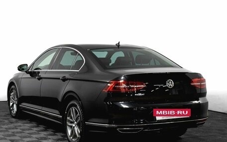 Volkswagen Passat B8 рестайлинг, 2018 год, 2 449 000 рублей, 8 фотография