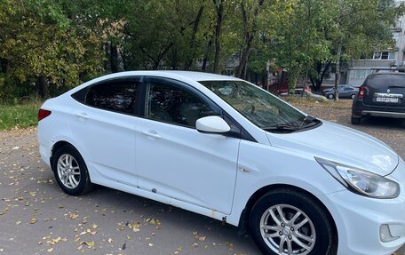 Hyundai Solaris II рестайлинг, 2012 год, 770 000 рублей, 3 фотография