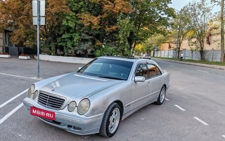 Mercedes-Benz E-Класс, 1999 год, 910 000 рублей, 7 фотография