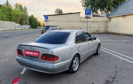 Mercedes-Benz E-Класс, 1999 год, 910 000 рублей, 3 фотография