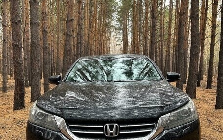 Honda Accord IX рестайлинг, 2013 год, 1 600 000 рублей, 16 фотография