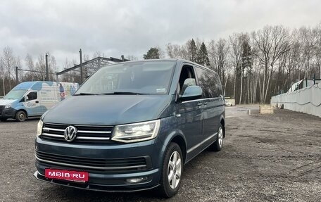 Volkswagen Multivan T6 рестайлинг, 2015 год, 3 900 000 рублей, 2 фотография